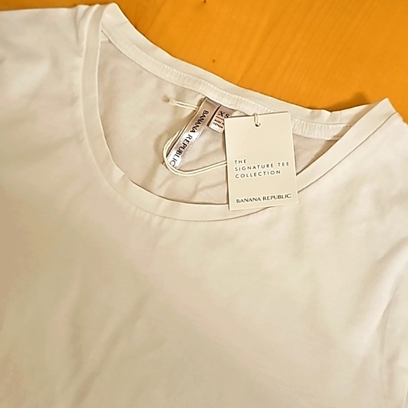 Banana Republic The signature Tee collection shirt Brand New with tag - Picture 5 of 7